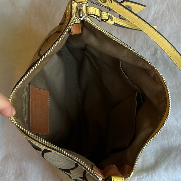 GUC Coach F13674 signature stripe canvas shoulder bag in khaki & yellow π€π - Picture 11 of 11